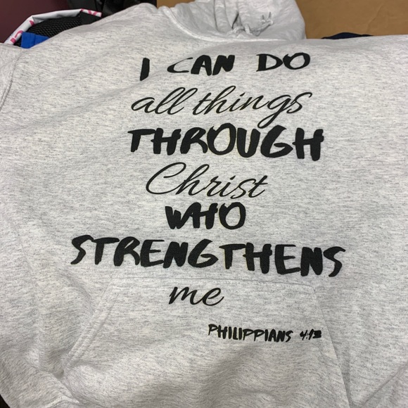 Sweatshirts and tee shirts - Picture 3 of 5